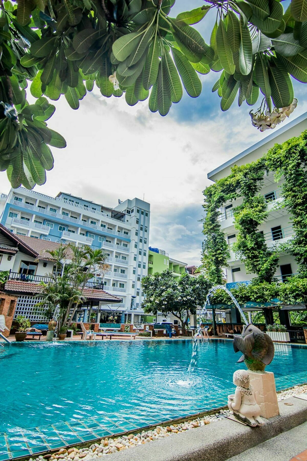 Sutus Court 1 Hotel Pattaya Exterior photo